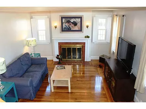 59 Macarthur Dr, Warwick, RI 02889 photo 2