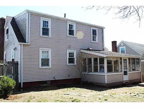 59 Macarthur Dr, Warwick, RI 02889 photo 5
