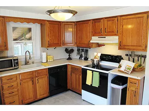59 Macarthur Dr, Warwick, RI 02889 photo 8