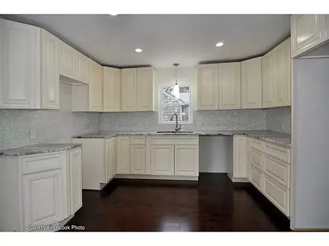 3 Cedar St, Warren, RI 02885 photo 2