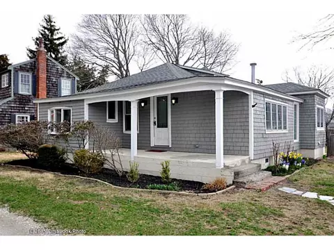 3 Cedar St, Warren, RI 02885 photo 1