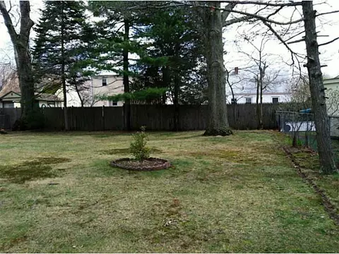 100 Brunswick Dr, Warwick, RI 02886 photo 4