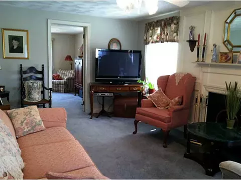 100 Brunswick Dr, Warwick, RI 02886 photo 6