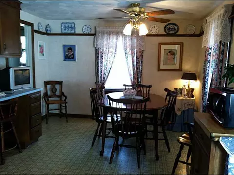 100 Brunswick Dr, Warwick, RI 02886 photo 8