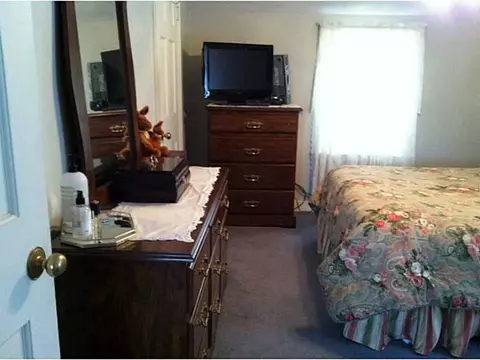 100 Brunswick Dr, Warwick, RI 02886 photo 13
