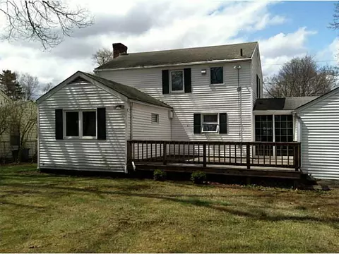 100 Brunswick Dr, Warwick, RI 02886 photo 3