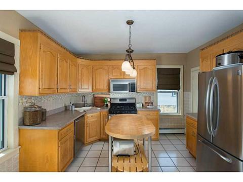 26 Williams St, Woonsocket, RI 02895 photo 6