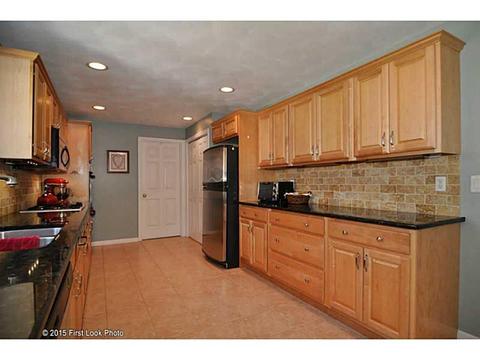 8 Cinnamon Dr, Coventry, RI 02816 photo 4