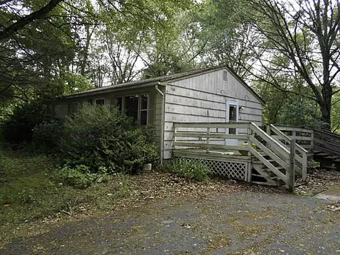 42 Hemlock Dr, Exeter, RI 02822 photo 2