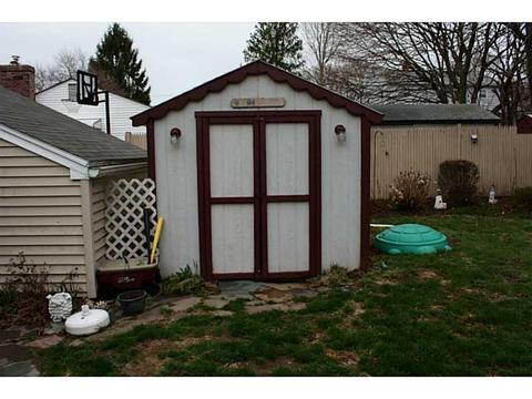 121 Priscilla Rd, Woonsocket, RI 02895 photo 9