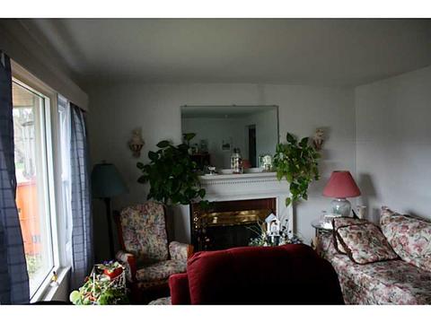 121 Priscilla Rd, Woonsocket, RI 02895 photo 4