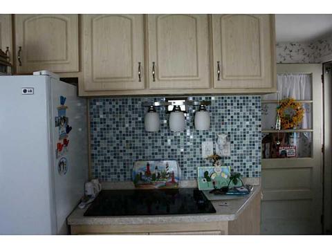 121 Priscilla Rd, Woonsocket, RI 02895 photo 2