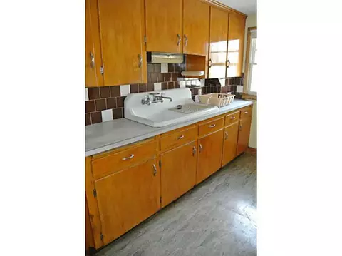 111 Lefrancois Blvd, Woonsocket, RI 02895 photo 5