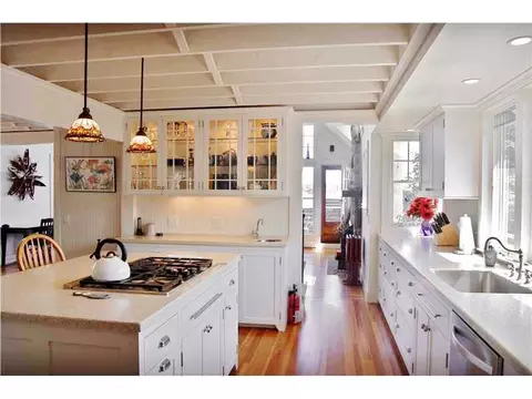36 Everett Ave, Bristol, RI 02809 photo 16
