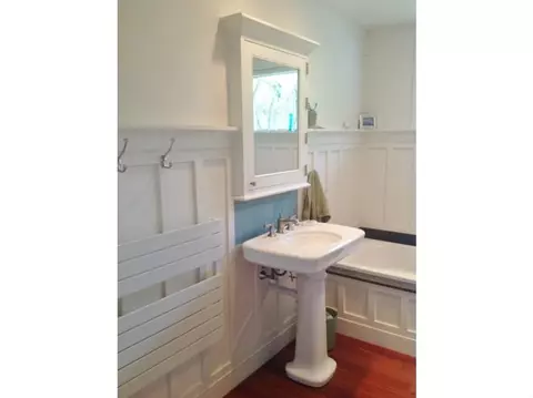 36 Everett Ave, Bristol, RI 02809 photo 9