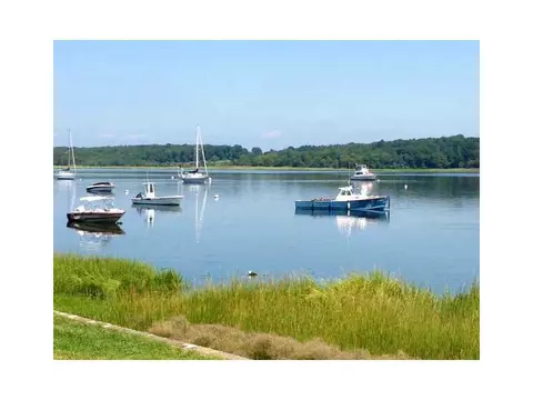 36 Everett Ave, Bristol, RI 02809 photo 24