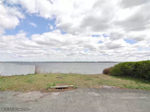 2 Royal Ave, Warwick, RI 02889 photo 8