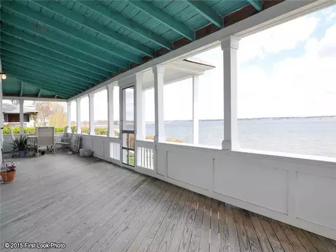 2 Royal Ave, Warwick, RI 02889 photo 4
