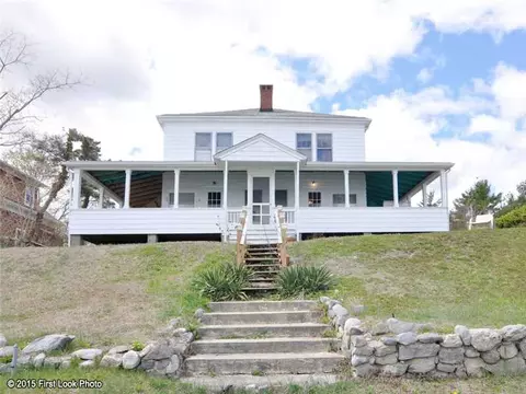 2 Royal Ave, Warwick, RI 02889 photo 1