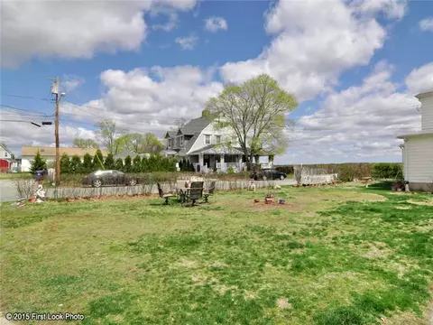 2 Royal Ave, Warwick, RI 02889 photo 15