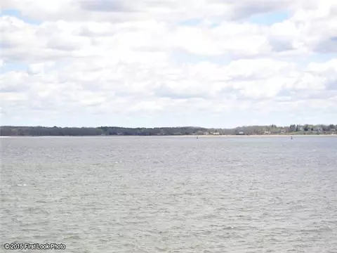 2 Royal Ave, Warwick, RI 02889 photo 11