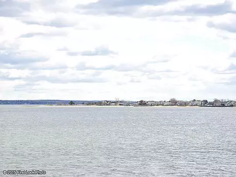 2 Royal Ave, Warwick, RI 02889 photo 3