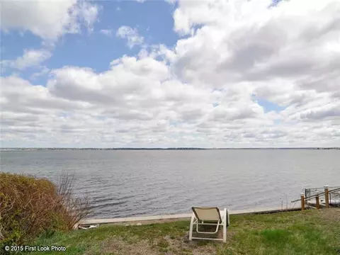 2 Royal Ave, Warwick, RI 02889 photo 5