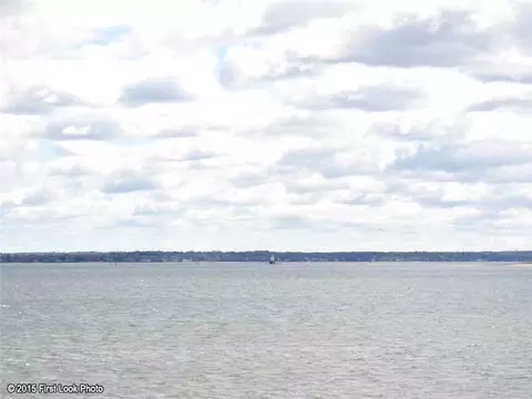 2 Royal Ave, Warwick, RI 02889 photo 9