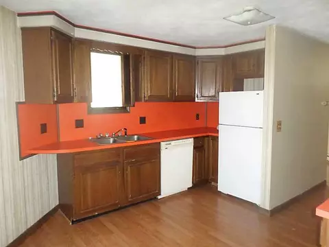 565 Harris Ave, Woonsocket, RI 02895 photo 6