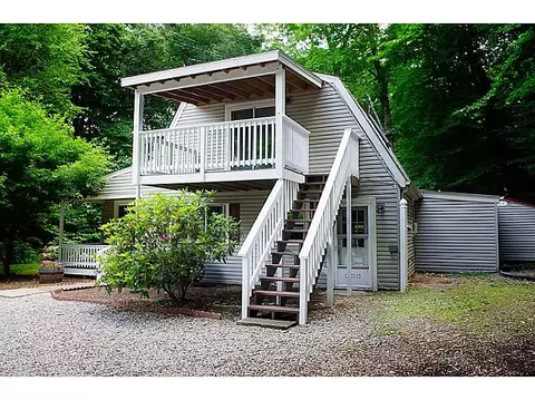 52 E Shore Dr, Exeter, RI 02822 photo 2