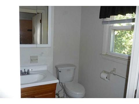 2 Glen Meadows Ct, Warwick, RI 02889 photo 11