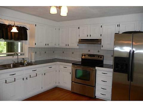 2 Glen Meadows Ct, Warwick, RI 02889 photo 3