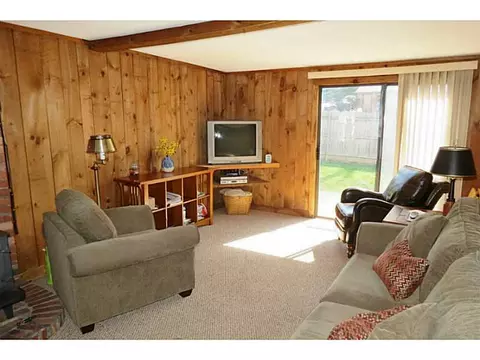 95 Conrad St, Woonsocket, RI 02895 photo 6