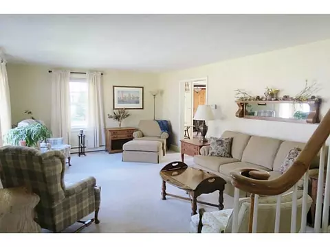 95 Conrad St, Woonsocket, RI 02895 photo 4