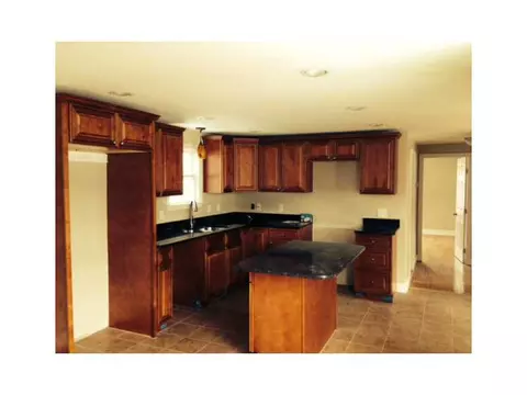 475 Squantum Dr, Warwick, RI 02888 photo 3