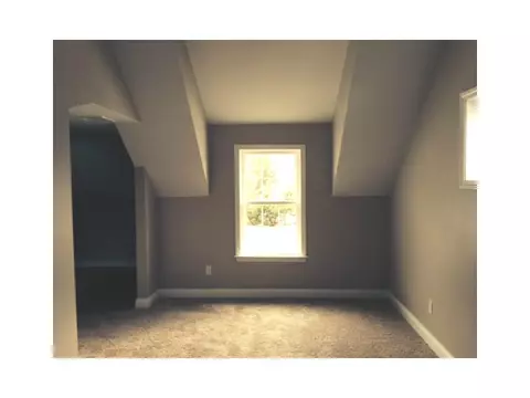 475 Squantum Dr, Warwick, RI 02888 photo 7