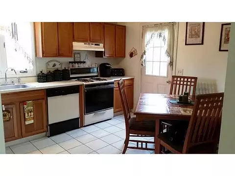 32 Grace Ave, Woonsocket, RI 02895 photo 4