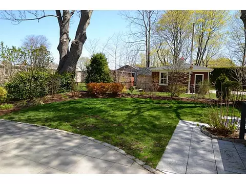 184 High St, Bristol, RI 02809 photo 3