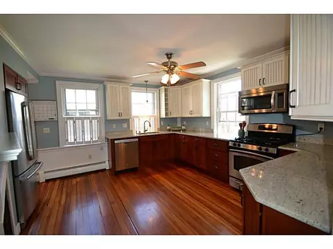 184 High St, Bristol, RI 02809 photo 8