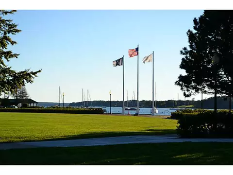 184 High St, Bristol, RI 02809 photo 21