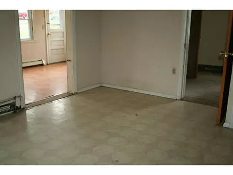29 Warren Ave, Woonsocket, RI 02895 photo 6