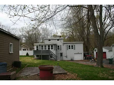 29 Warren Ave, Woonsocket, RI 02895 photo 2
