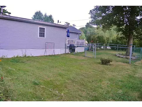 8 Hemlock Rd, Glocester, RI 02814 photo 4