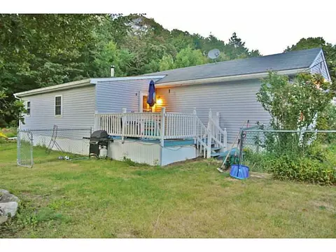 8 Hemlock Rd, Glocester, RI 02814 photo 2