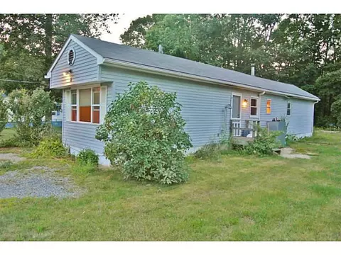 8 Hemlock Rd, Glocester, RI 02814 photo 1