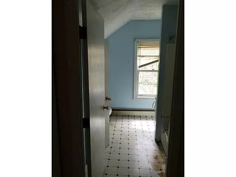 15 Vose St, Woonsocket, RI 02895 photo 17