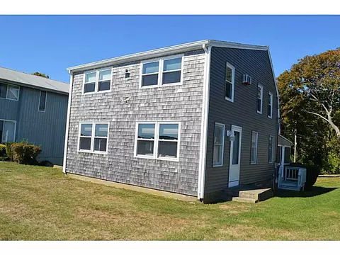 4 Shell Rd, Warren, RI 02885 photo 2