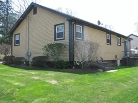 9 Reservoir St, Fall River, MA 02723 photo 2