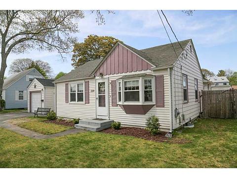 219 Long St, Warwick, RI 02886 photo 2