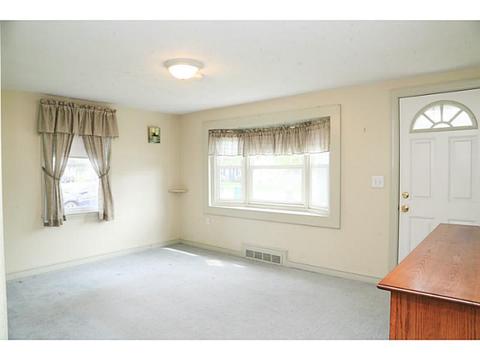 219 Long St, Warwick, RI 02886 photo 9